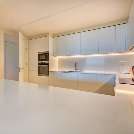 Apartman Cond Bayline - Blue Horizon - - Pool - Gym - Enguia - By Bedzy