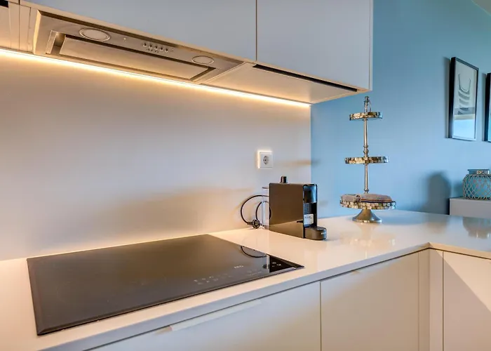 Cond Bayline - Blue Horizon - - Pool - Gym - Enguia - By Bedzy *